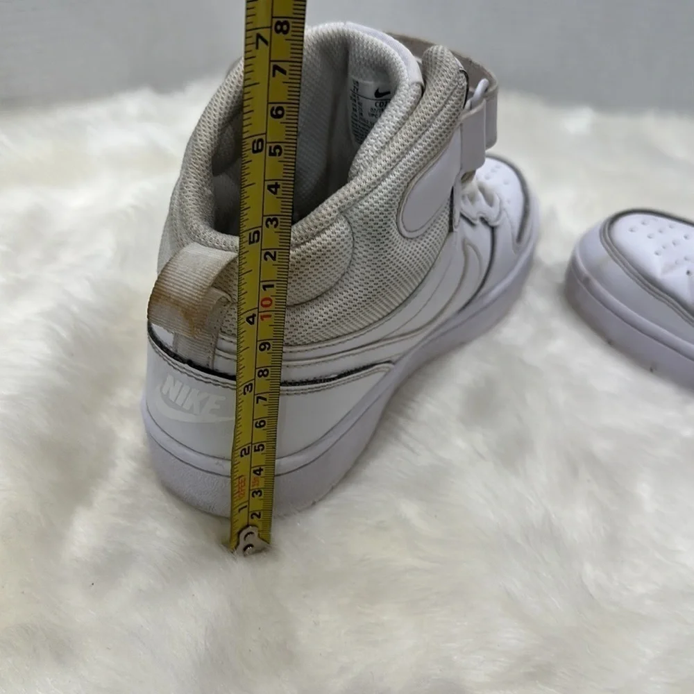 Nike 🏀 Court Borough Mid 2, Kids Size 7Y (fits woman’s 8.5)